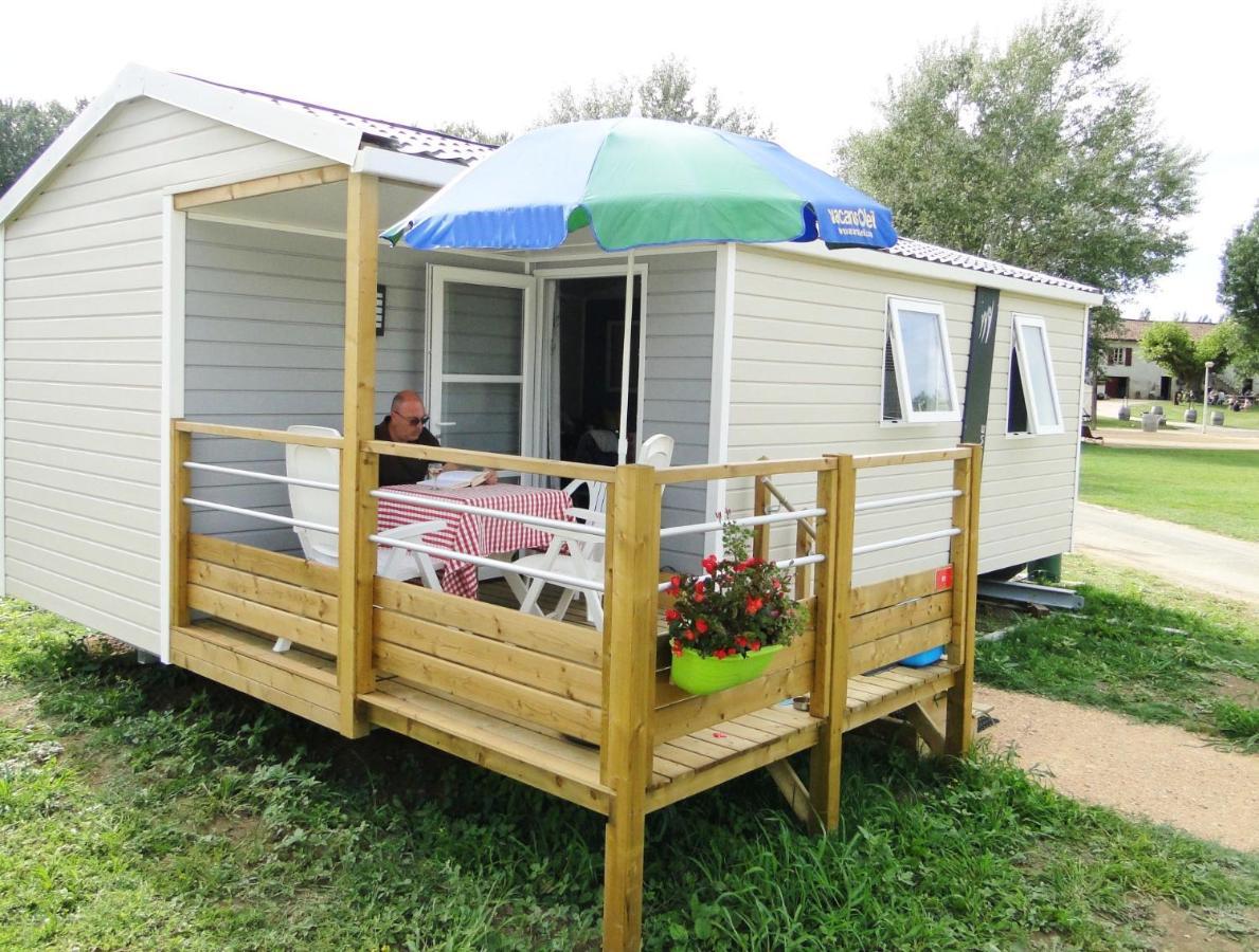 Aux Rives Du Soleil Campsite *